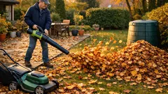 Laub entfernen ohne Stress: 4 Alternativen zum Harken, die im Herbst wirklich Zeit sparen